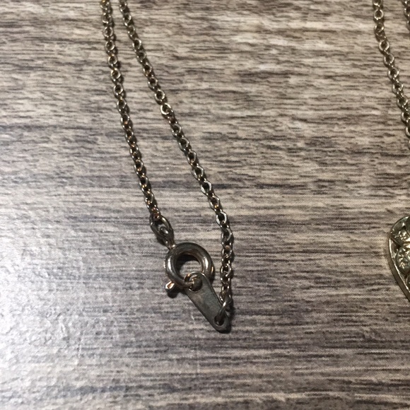 👛Heart Pendant Necklace 💛 - Picture 6 of 8